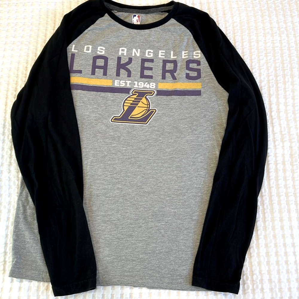 🏀NBA Los Ángeles Lakers Basketball Long Sleeve Tee Shirt in Size Small Men’s